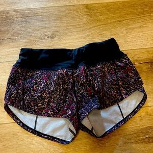 Lululemon 2.5” LR Speed Up Topography Multi Graphite Gray Shorts 0